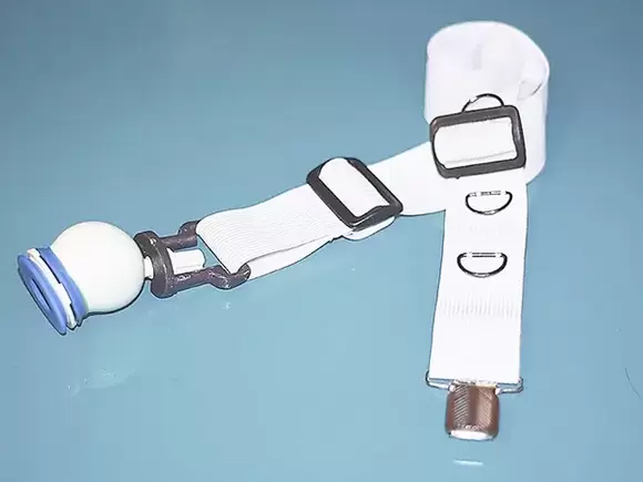 Nosítko s elastickými popruhmi ako pomocný nástroj pomôže zväčšiť penis